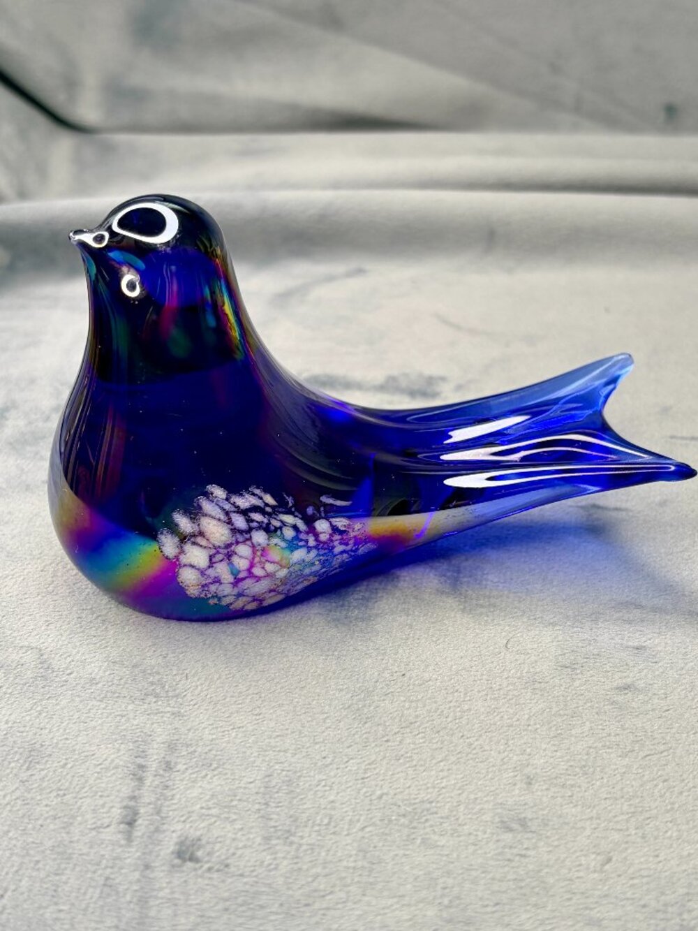 Vintage iridescent cobalt blue carnival glass bird figurine ( Giftcraft )